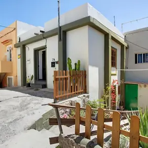 https://casita-santa-cruz-de-tenerife.in-canary-islands.com